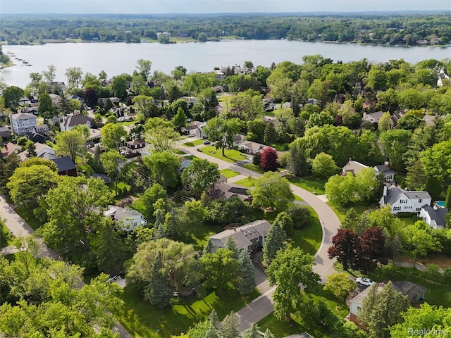 5620 Eastman Blvd, West Bloomfield, MI 48323 - aerial perspective of suburban area with a nearby body of water