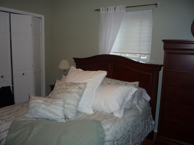 bedroom with a closet