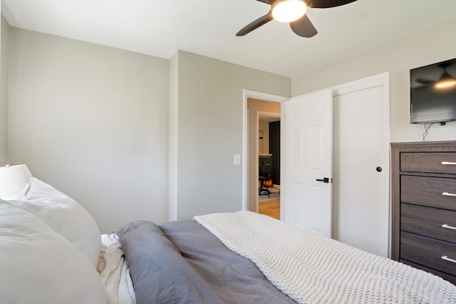 bedroom featuring ceiling fan