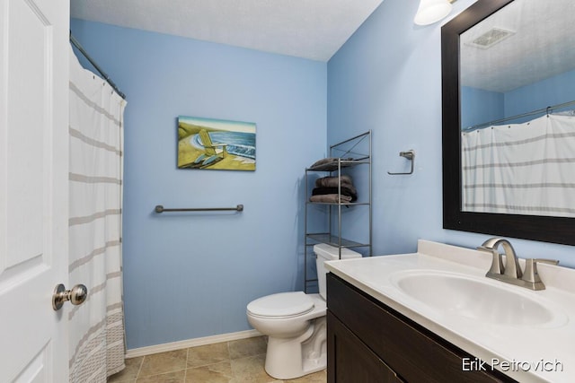 581 Cumings Ct NW, Sparta, MI 49345 - full bathroom with visible vents, vanity, curtained shower, toilet, and baseboards