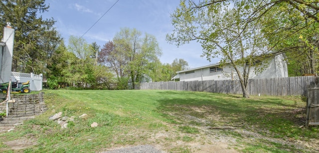 view of yard featuring fence