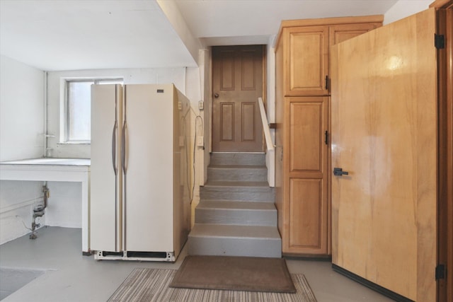 711 Sylvanwood Dr, Troy, MI 48085 - view of stairway