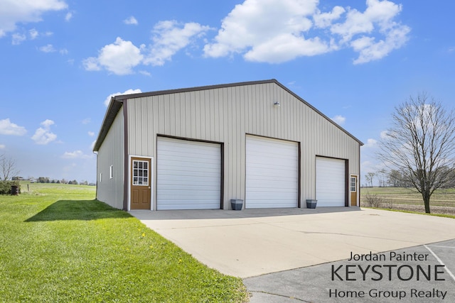 view of detached garage