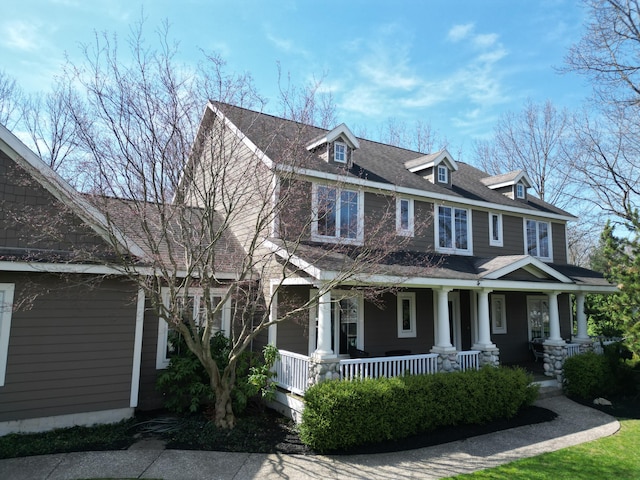 view of front of property featuring a porch