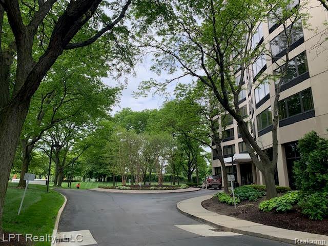 5000 Town Ctr Unit 706, Southfield, MI 48075 - view of community