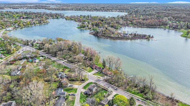 5184 Denwood St, Waterford, MI 48327 - aerial view featuring a water view