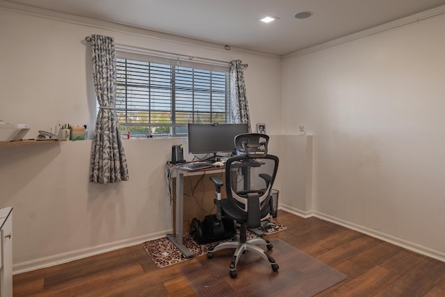 office area featuring baseboards, ornamental molding, and hardwood / wood-style floors