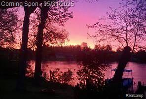 10418 King Rd, Davisburg, MI 48350