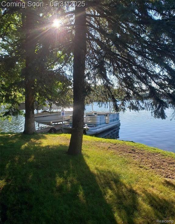 10418 King Rd, Davisburg, MI 48350