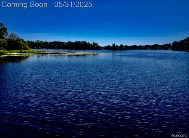 10418 King Rd, Davisburg, MI 48350