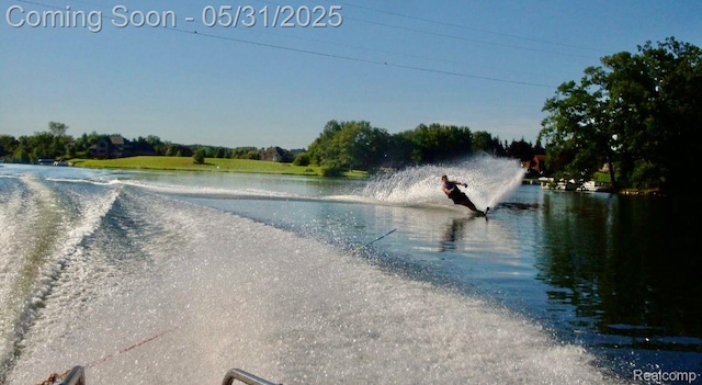 10418 King Rd, Davisburg, MI 48350