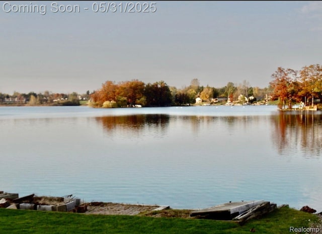 10418 King Rd, Davisburg, MI 48350