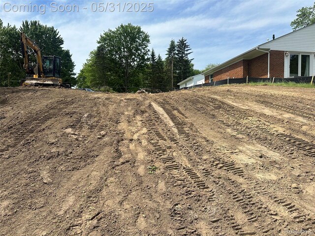 10418 King Rd, Davisburg, MI 48350