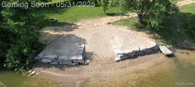 10418 King Rd, Davisburg, MI 48350