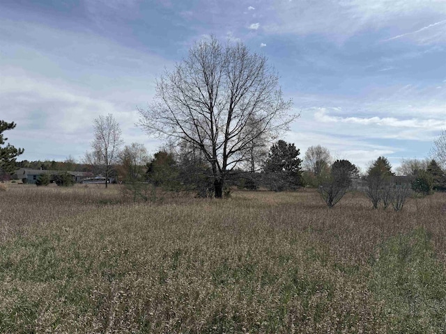 1016 Pyrenees Dr, Lake Isabella, MI 48893