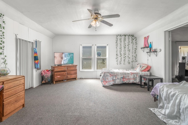 carpeted bedroom featuring a ceiling fan