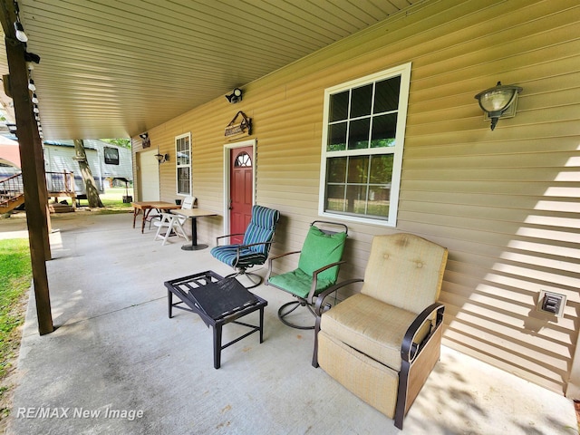 view of patio / terrace with covered porch