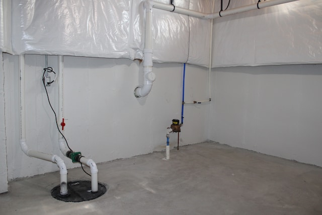 view of unfinished basement