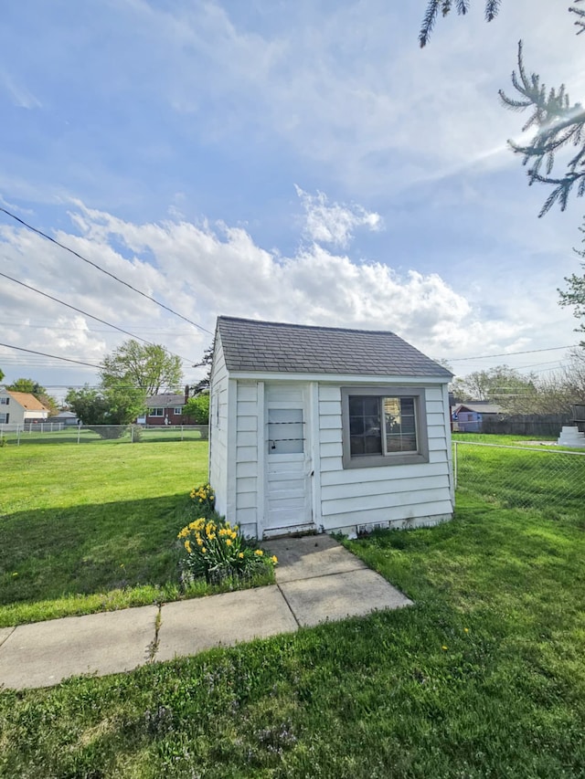 4010 Stolzenfeld Ave, Warren, MI 48091 - view of outdoor structure featuring fence and an outbuilding