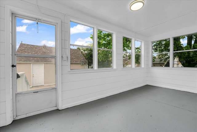 3690 Phillips Ave, Berkley, MI 48072 - unfurnished sunroom featuring finished concrete floors and a wealth of natural light