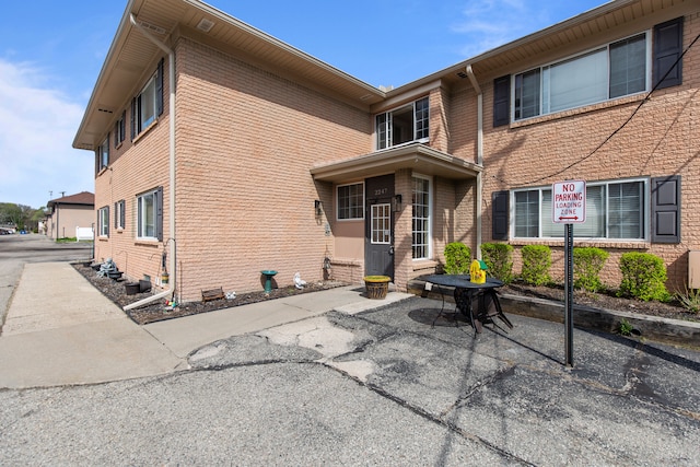 view of front of house featuring a patio area