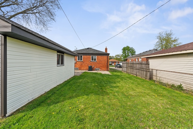 23130 Beverly St, Saint Clair Shores, MI 48082 - view of yard