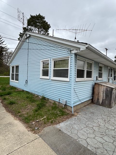 view of property exterior