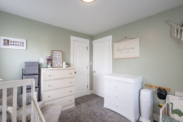 view of carpeted bedroom
