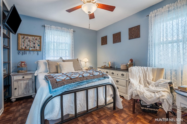 bedroom featuring a ceiling fan