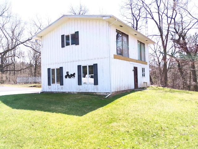 3100 Whipple Rd, Jackson, MI 49201 - exterior space featuring a front yard