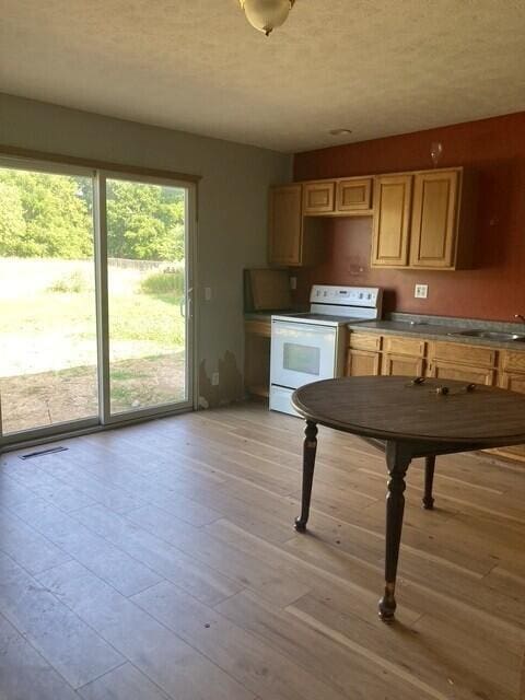 2982 Loehrs Landing Dr, Hastings, MI 49058 - photo 3
