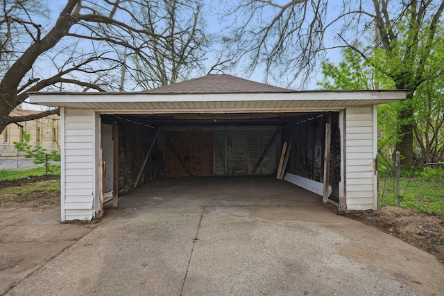 detached garage with fence