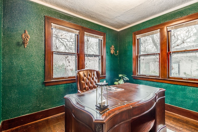 16924 Muirland St, Detroit, MI 48221 - office space featuring a textured wall, wood-type flooring, a textured ceiling, baseboards, and ornamental molding