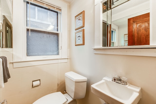 16924 Muirland St, Detroit, MI 48221 - bathroom with a sink and toilet