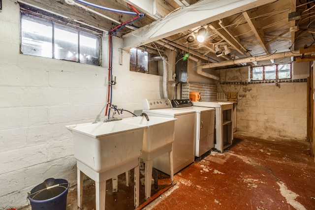 16924 Muirland St, Detroit, MI 48221 - laundry room featuring a healthy amount of sunlight, separate washer and dryer, and laundry area