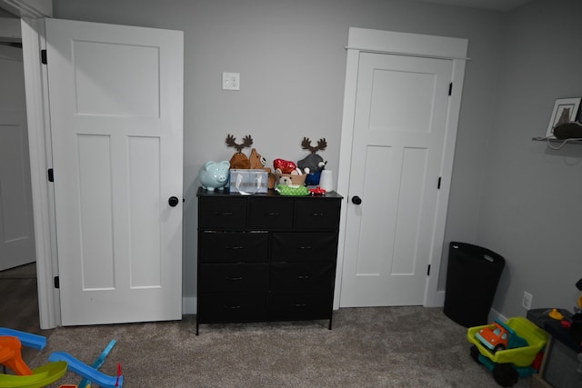 playroom with carpet flooring