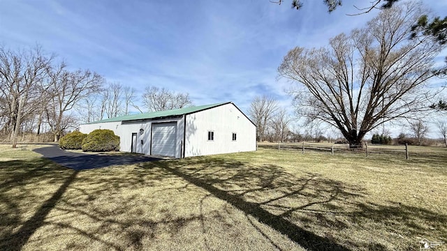 7736 S Custer Rd, Monroe, MI 48161 - view of outdoor structure featuring fence and an outbuilding