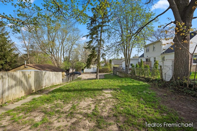 view of yard featuring fence