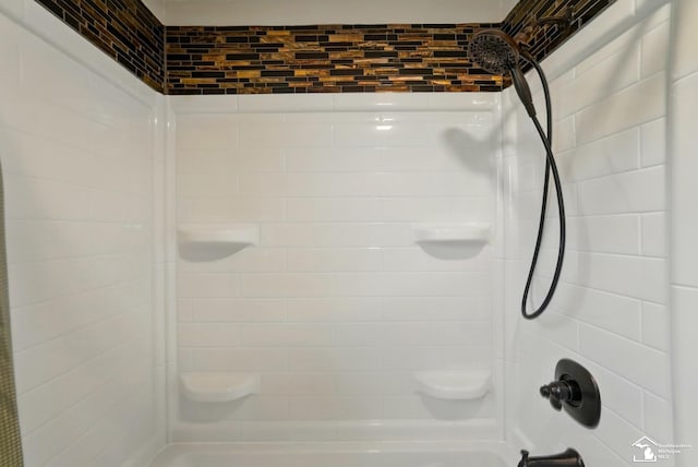 3325 Saint Anthony Rd, Temperance, MI 48182 - bathroom featuring shower / bathtub combination