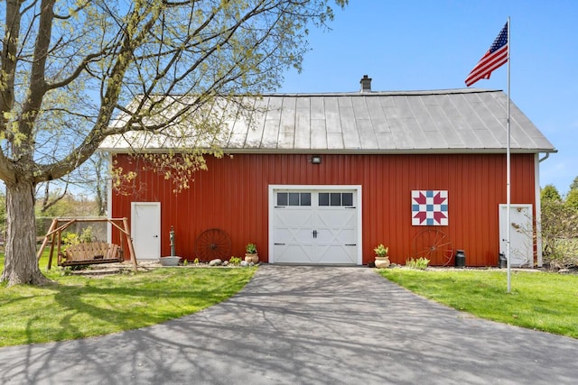 detached garage with driveway