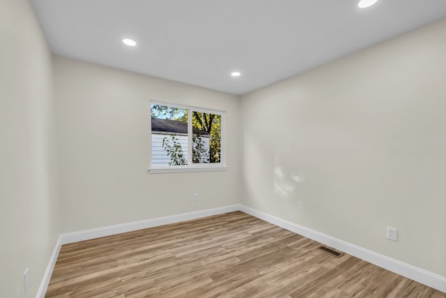 37451 Carpathia Blvd, Sterling Heights, MI 48310 - unfurnished room featuring recessed lighting, baseboards, light wood-type flooring, and visible vents