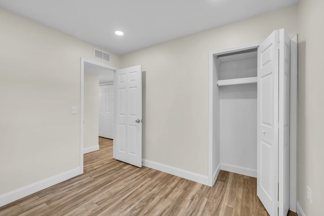 37451 Carpathia Blvd, Sterling Heights, MI 48310 - unfurnished bedroom featuring recessed lighting, baseboards, visible vents, and light wood finished floors