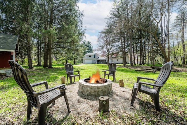 view of yard featuring a fire pit