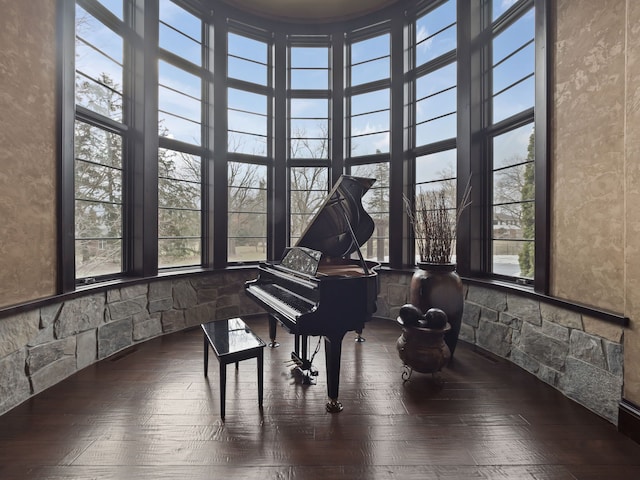 26565 Scenic, Franklin, MI 48025 - sitting room with a towering ceiling and wood finished floors
