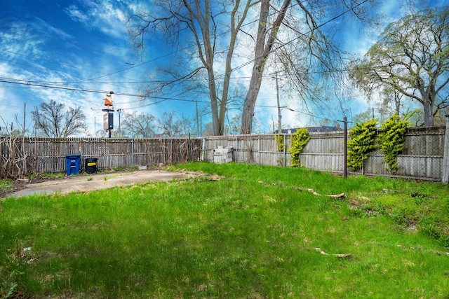 17215 Warrington Dr, Detroit, MI 48221 - view of yard featuring fence