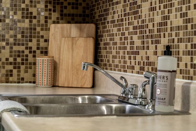 17215 Warrington Dr, Detroit, MI 48221 - room details featuring a sink