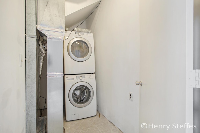 1355 Middle Ln, Battle Creek, MI 49014 - laundry room featuring stacked washer and clothes dryer