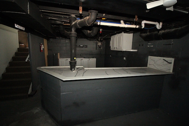 1068 La Salle Ave, Waterford, MI 48328 - view of unfinished below grade area