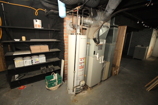 1068 La Salle Ave, Waterford, MI 48328 - utilities with washer / clothes dryer and gas water heater
