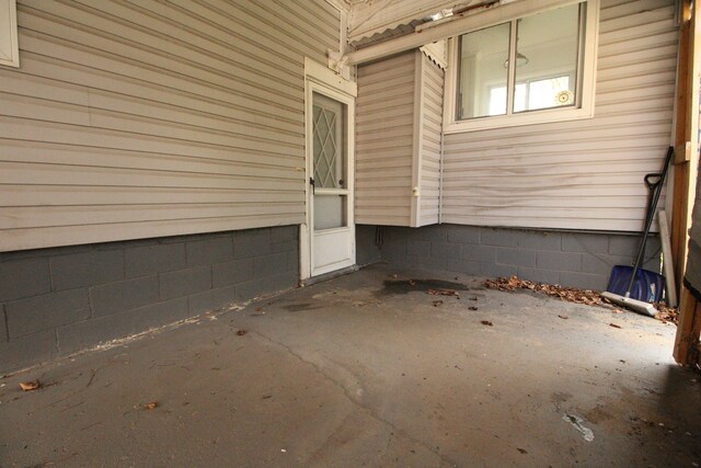 1068 La Salle Ave, Waterford, MI 48328 - view of property entrance
